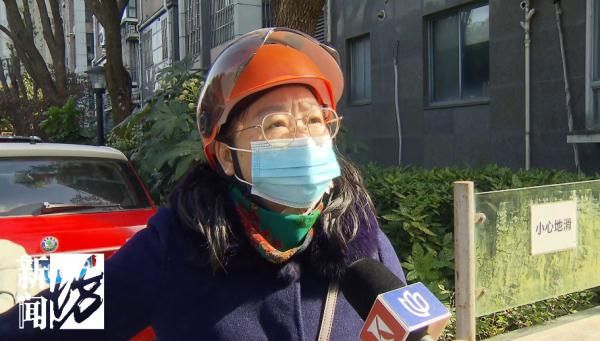 上海一小区绿化带惊现“古墓群”！市民担心……
