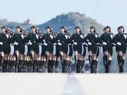 不同国家走正步，朝鲜弹跳步，奥地利僵尸步，中国正步一骑绝尘 #阅兵 #走出气质走出范儿，#中国军人，#中国正步， #中国正步