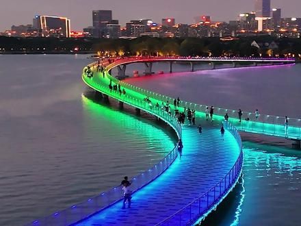 如果你来苏州、一定要来金水湾栈桥邂逅一场浪漫#来苏州一定要去金鸡湖 #金鸡湖 #苏州 #金水湾栈桥
