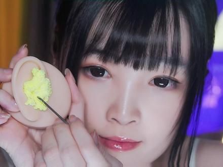 这是谁的耳朵?都沾满“小可爱”啦~ #声控助眠 #ASMR 多久都没有掏耳朵了?这黄闪闪金灿灿的“小可爱”都要满溢出来了,必须好好听讲,耐心清理才行,这次#采耳 声音很具有回弹力,戴上耳机,感受#治愈 时刻吧~#解压