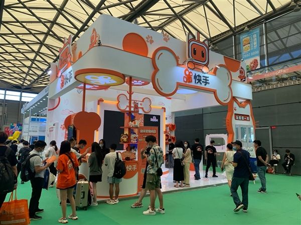 “每5.4秒就有一场宠物直播”——解析快手宠物的内容生意经