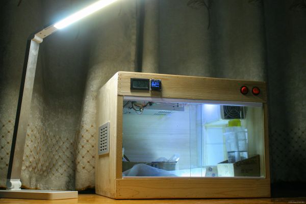孵化箱宽度40CM,用宠物保温箱改造的 作者：rabbie_kent https://www.bilibili.com/read/cv16355536 出处：bilibili