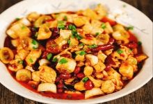 宫保鸡丁这道菜是谁发明的 宫保鸡丁是哪里的菜系