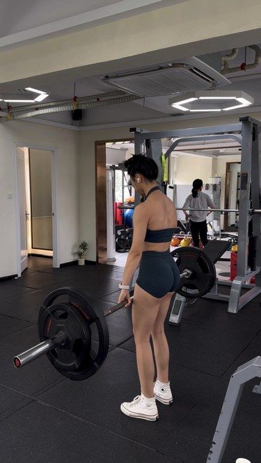 硬拉女孩