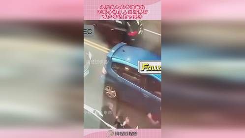 大陆美女在香港被抢，不配合被多人当街暴打，听声音这是下死手！
