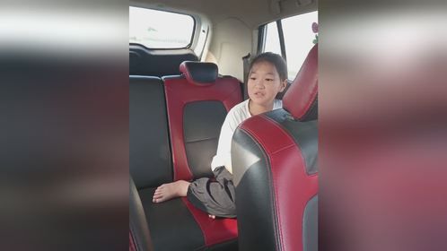 女儿睡醒发现爸爸把哥哥落在了服务区埋怨了一路
