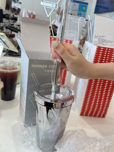玻璃杯里的咖啡情调