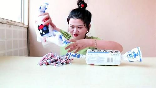 融化2个超大大白兔奶糖，会喝出牛奶的味道？是真的吗？
