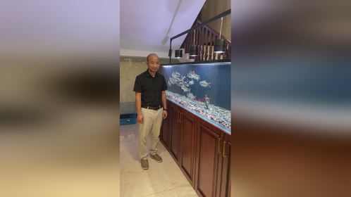兄弟们快看，鱼缸里竟钓上了大鱼