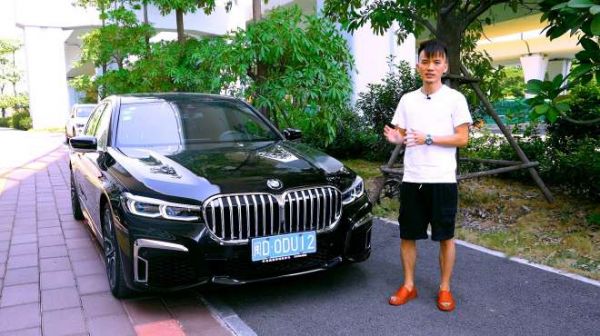 JK带你试驾宝马中期改款7系,据说A8追赶不上!
