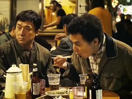 影视：华人在日本讨生活有多不易？成龙捞偏门，阿祖惨遭黑帮毁容