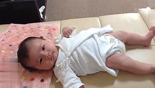 过度喂养易导致宝宝营养过剩，如果有这3种表现，家长要注意啦