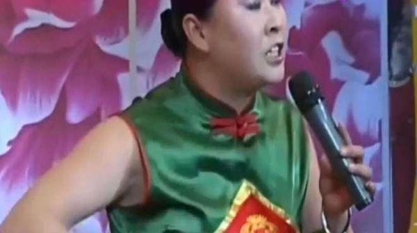 李毛毛小肥牛爆笑演出二人转,笑得肚子疼,全程包袱,笑翻全场!
