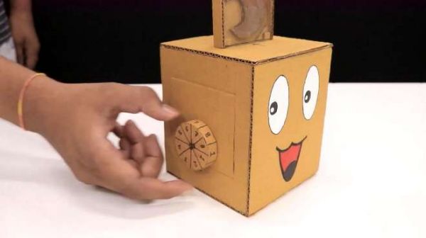 用硬纸板制作带密码功能的硬币存储箱,厉害了,为孩子学点手艺吧