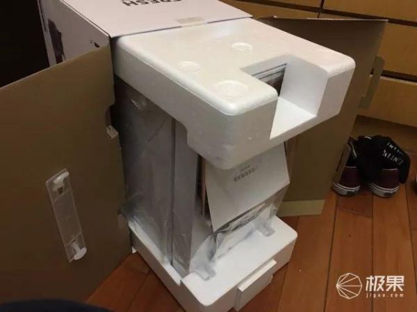 寄养宠物竟有这么大伤害？猫奴亲身经历：喂食器真心不能少 | 体验