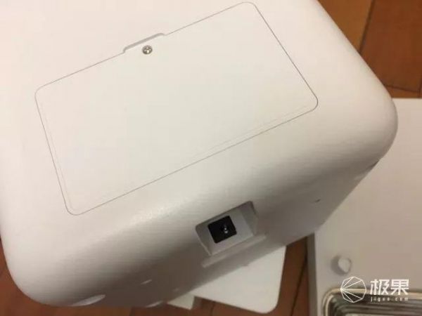 寄养宠物竟有这么大伤害？猫奴亲身经历：喂食器真心不能少 | 体验