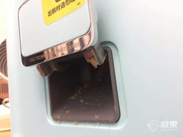 寄养宠物竟有这么大伤害？猫奴亲身经历：喂食器真心不能少 | 体验