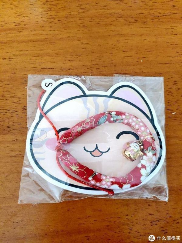 让猫咪化身招财猫。猫:不好意思没这功能。