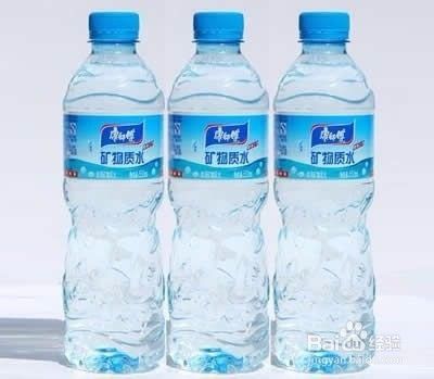 猫咪正确的喝水方法，喝水技巧!