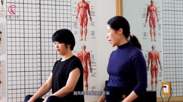 消除女性假宽胯,瑜伽拉伸必不可少