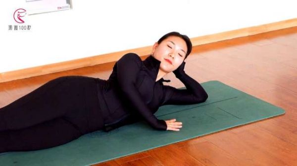 产后腹部松垮,瑜伽体式来帮你,仰卧抬腿帮你重塑紧致腹部