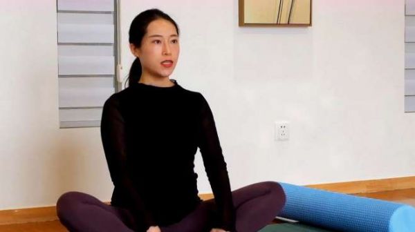孕期束角式瑜伽,有助于生产时的自然分娩,跟着孕妈老师学起来吧