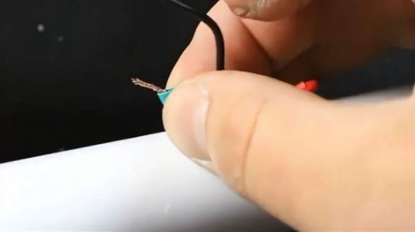 PVC管发明电动鸡毛掸子,电动的打扫卫生就是强!大国制造