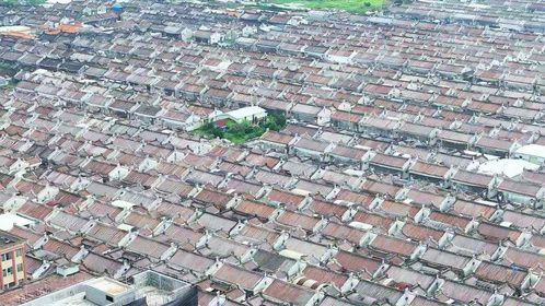 1400多栋房子一模一样，常住人口7200多人，进来就像迷宫一样