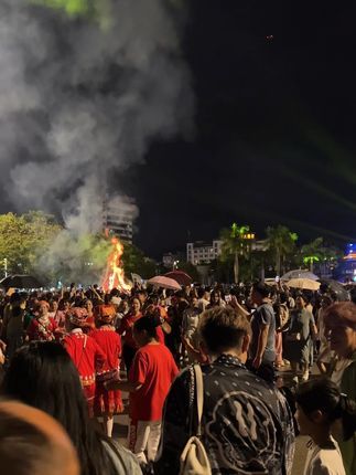 文山文旅:这里是云南文山~暴雨也阻挡不了云南人快乐过火把节,火与水的狂欢盛宴#国泰民安#有一种叫云南的生活 #火把节#发现文山我来代言 #好在文山@云南省文化和旅游厅 @云南省新媒体协会