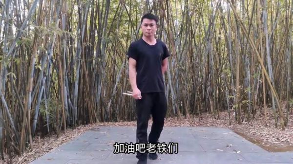 新年到了,给大家表演双节棍,祝老铁们新年快乐