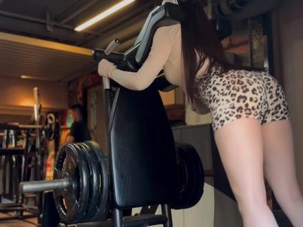 健身小白冲160kg啦～#健身日常 #健身女孩多巴胺运动日常 #撸铁女孩 #自律 #运动女孩