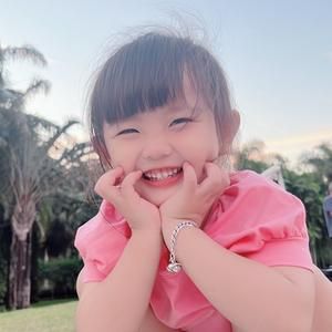 桉琪头像