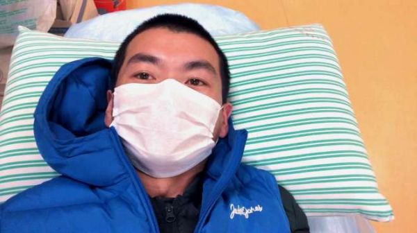 俩女医生手术室笑场,小伙做胃镜苦不堪言