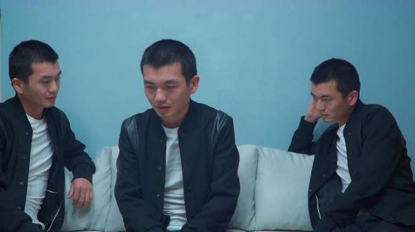 自我介绍让小伙抓狂,还记得你们第一次面对镜头吗