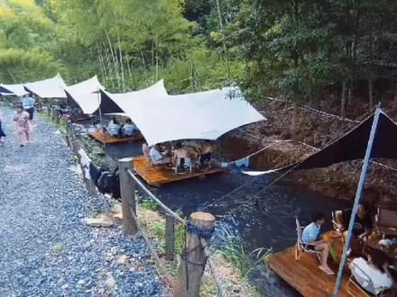 夏天就应该来这种地方,小河露营烧烤,风里都是快乐的味道,冬暖夏凉。#清凉避暑好去处 #美景之旅 #夏天避暑自驾游攻略 #现场拍摄 #同城姐妹