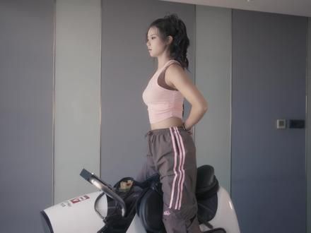 ️雨季也能天天训练☺️ #运动 #马术运动 #坚持的意义 #马场日常 #超酷