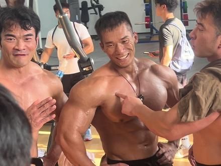现场目击太震撼了非常大这三个巨兽#雷英琪 #李维刚 #华哥 @雷英琪他 @体德学院校长李维刚 @PT健身华哥 #体德健身培训学院
