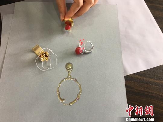 比利时著名首饰设计师昆明传授“珠宝流行趋势”