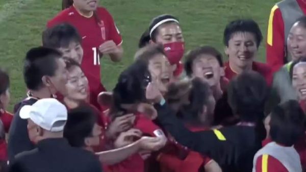 中国女足击败日本队,中国女足点球绝杀日本队挺进决赛太燃了!