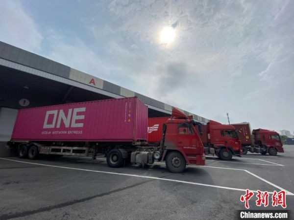 义乌保税物流中心。　吴峰宇 摄
