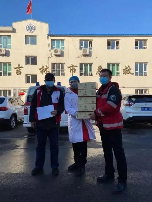 吉林市爱心人士自费为流浪猫狗建立救助站