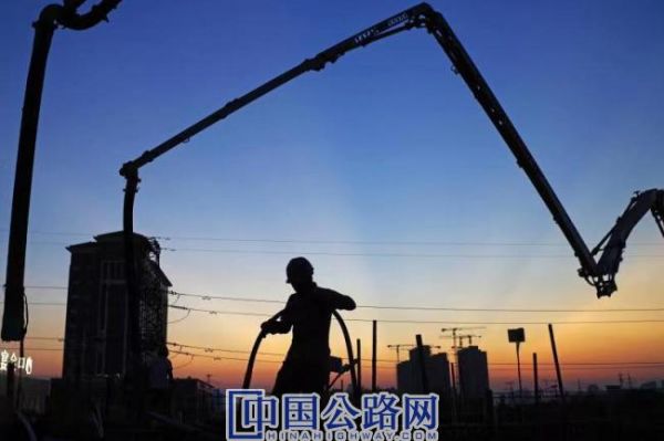 【18】《夜幕之下灌浆忙》.jpg