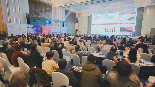 院企一堂,共话2023年宠物产业科技创新