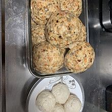 狗狗辅食鸡肉三文鱼丸子