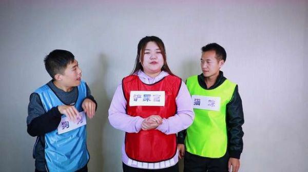 真人版演示:猫咪和狗狗的不同撒娇方式,其实都是爱你的表现!