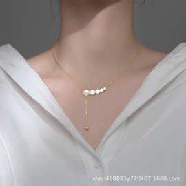贝母吊坠项链女ins潮钛钢设计感锁骨链气质个性时尚颈链直播代发