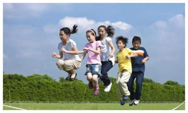 父母的“过度保护”正在破坏孩子的幸福，孩子们要的不是这样的爱
