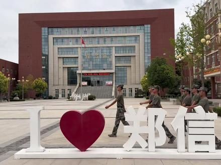 24级的萌新们，郑州校区教官团已准备完毕，期待你们的到来#郑州信息工程职业学院 #军训教官