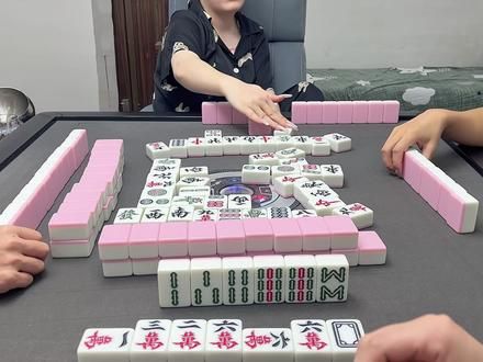 这三白板还能这样糊？ #麻将 #杭州麻将 #麻将麻将抖起来 #麻将治百病 #麻将技巧