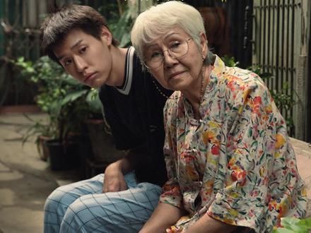 票房冠军 开分9.0超高评价，东亚人必看年度催泪神作 “我也不知道我爱谁，只知道我最想待在你身边” #马群耀 #催泪电影 #感动 #高分电影
